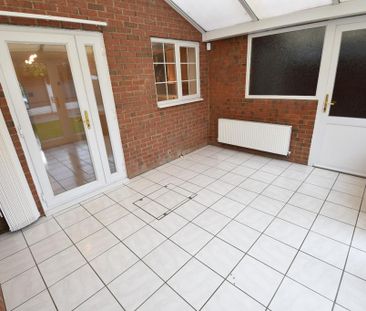 3 bedroom detached house to rent - Photo 2