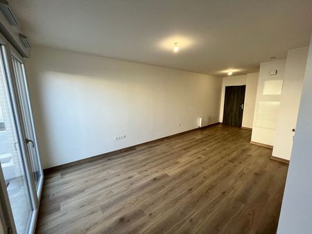 Location Appartement 1 pièce 34m² - Photo 2