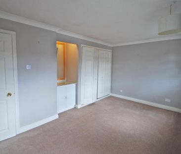 2 bedroom mews to rent - Photo 3