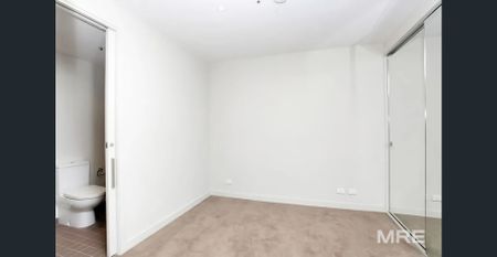 Chic living in prime location - Photo 4