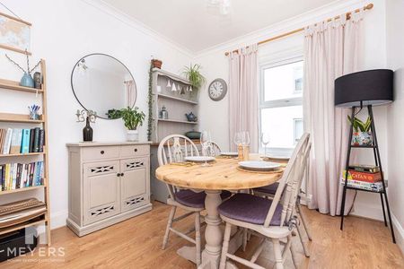 3 bedroom apartment to rent - Photo 2