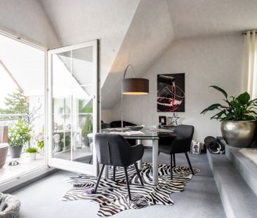 Bald renovierte Wohnung mit Balkon, Einbauküche und traumhaftem Bli... - Photo 2