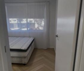 Shared 2 bedroom apartment in Southport - Photo 3