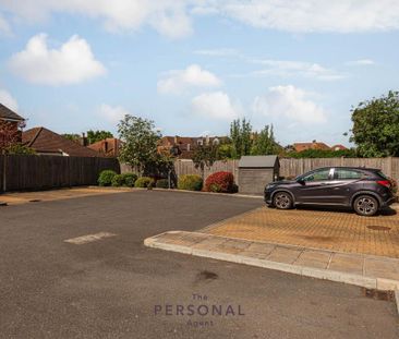 4 bedroom semi-detached house to rent - Photo 4