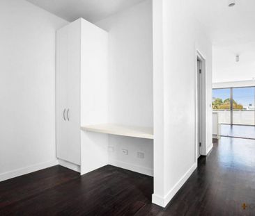 LARGE AND SPACIOUS | NEWLY RENOVATED | PLUS STUDY - Photo 2