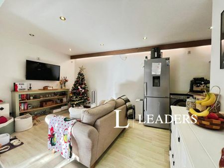 1 bedroom bungalow to rent - Photo 2