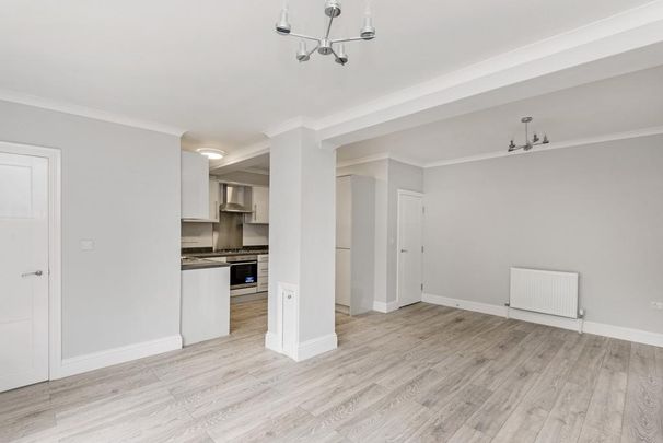 4 bedroom terraced house to rent - Photo 1
