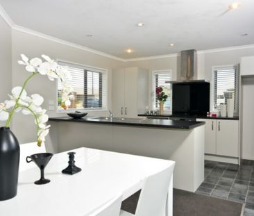 Well presented family home in Huntington - Photo 3
