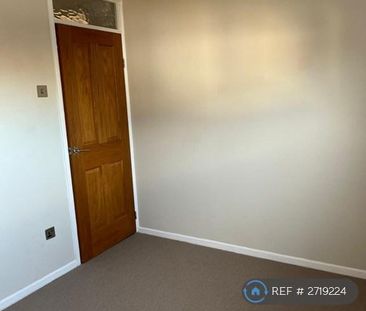 5 bedroom detached house to rent - Photo 2