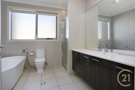 Spacious Modern Home -Walk to Metro & Rouse Hill Town Centre !! - Photo 5