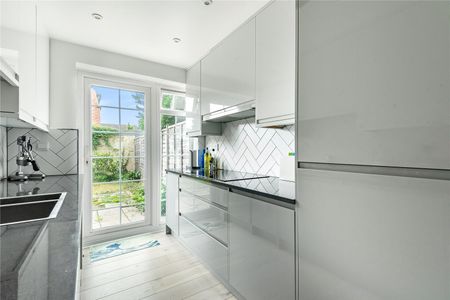 Newminster Court, EN2, Enfield - Photo 3