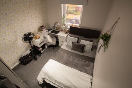 4 bedroom apartment to rent - Photo 5