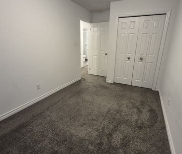 For Lease - 21 Woodedge Circle, Kitchener, Ontario - Photo 5