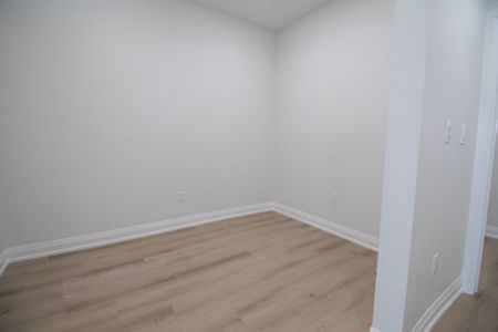 Newly Renovated 1 Bedroom unit in Welland - Photo 3