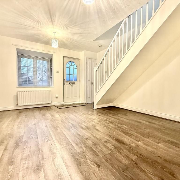 2 bedroom townhouse to rent - Photo 1