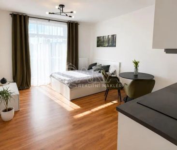 Pronájem moderního bytu 1+kk s balkonem a sklepem, Praha 7 Holešovice - Photo 4