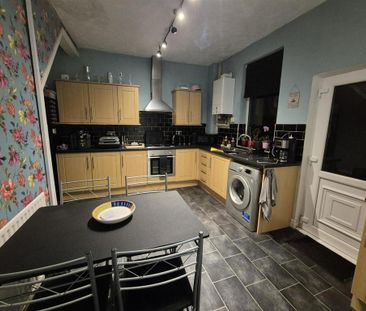 2 bedroom terraced house to rent - Photo 4