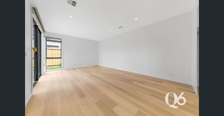 Stylish 3-Bedroom Home with Study – Prime Aintree Location! - Photo 5