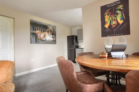 2 bedroom apartment to rent - Photo 4