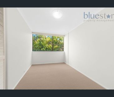 Prime location in highly sought after area - Photo 4