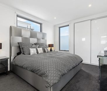 LUXURY BEACHSIDE LIVING | LOW MAINTENANCE LIFESTYLE! - Photo 5