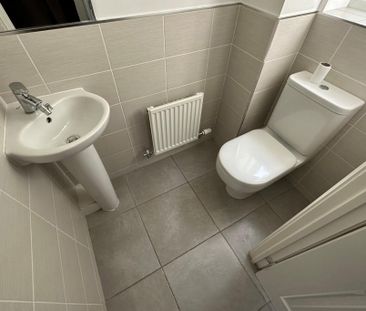 4 bedroom detached house to rent - Photo 5