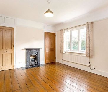 Delightful period terrace cottage within the renowned Childwickbury... - Photo 2