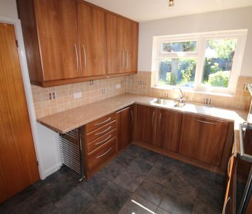 3 bedroom bungalow to rent - Photo 3