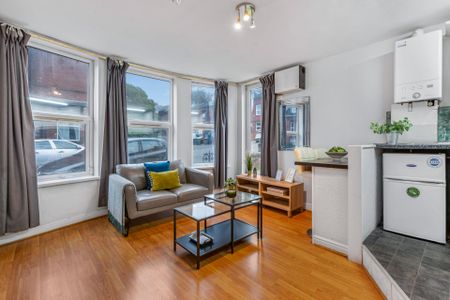 32 BRUDENELL AVENUE Leeds - LS6 1HD - Photo 5