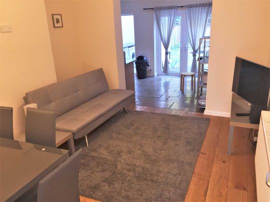 Worple Road, Raynes Park - Photo 1