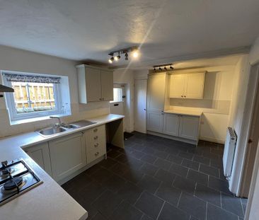2 bedroom terraced house to rent - Photo 1