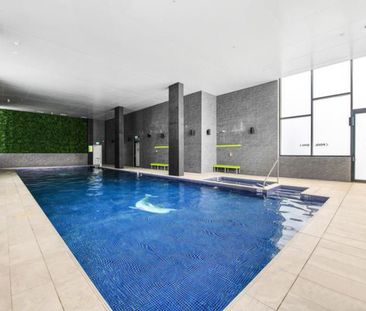 Private Rooftop Terrace with BBQ | Luxury Apartment With Facilities - Photo 3