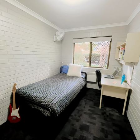 Three Bedrooms Lakeside - Photo 4