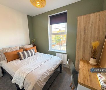 1 bedroom in a house share to rent - Photo 3