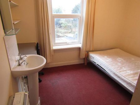 6 bedroom terraced house to rent - Photo 4