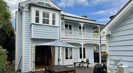 Grandiose Living - Photo 3