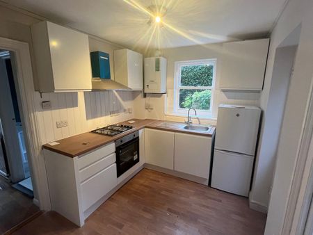 1 bedroom flat to rent - Photo 4