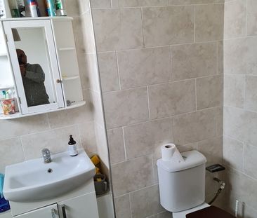 Room in a Shared Flat, Southwyck House, SW9 - Photo 5