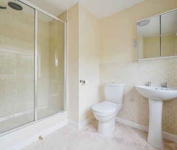 4 bedroom detached house to rent - Photo 2