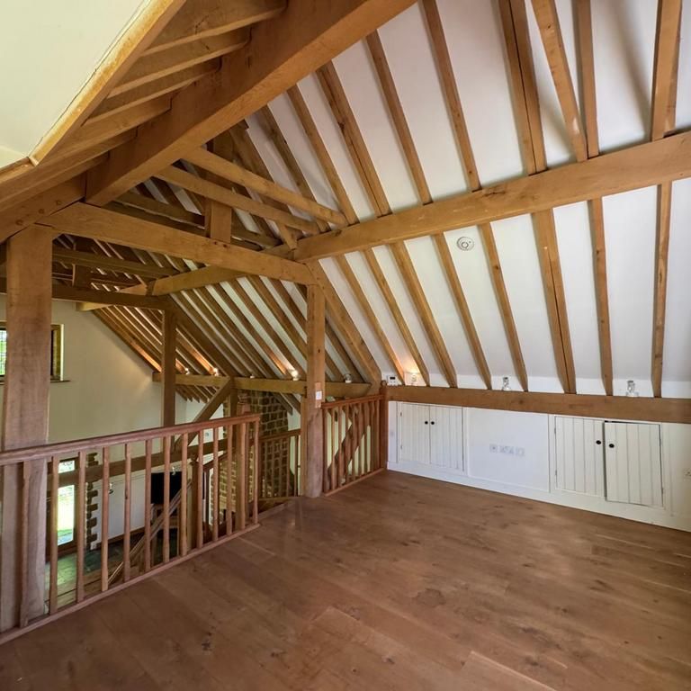 1 bedroom barn conversion to rent - Photo 1