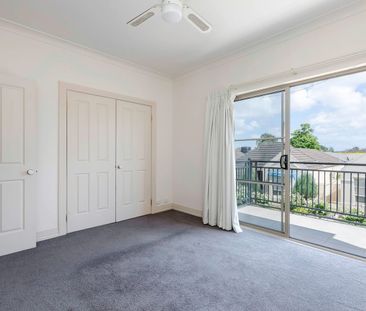 TRENDY TOWNHOUSE IN SECURE LOCATION! - Photo 2