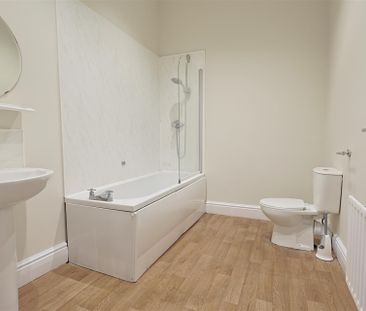 2 bedroom Flat to rent in High Street West, Wallsend, Tyne and Wear... - Photo 5