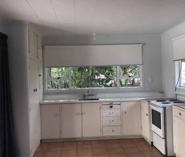 Family Living - Photo 3