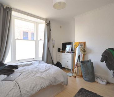 4 bedroom terraced house to rent - Photo 5