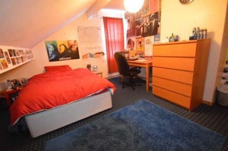 6 Bedroom Student Rentals Leeds - Photo 2