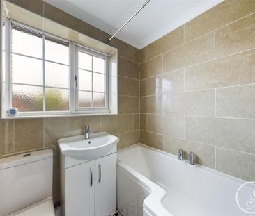 Cranewells Drive, Leeds - Photo 1
