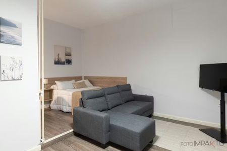 Calle de Antonio Acuña, Madrid, Community of Madrid 28009 - Photo 2