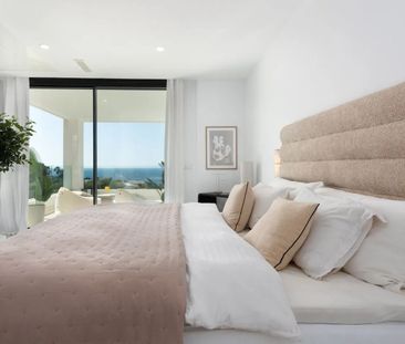 Detached Villa in San Roque - Photo 1