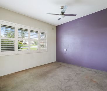 SPACIOUS FAMILY HOME WITH ADDED SELF-CONTAINED UNIT - Photo 4