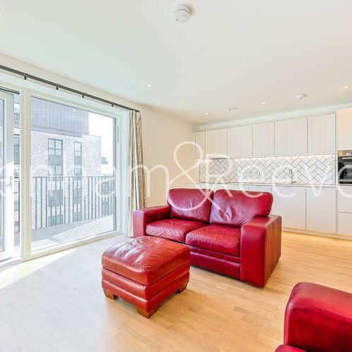 Sibley House, Greenleaf Walk, UB1 - Photo 1